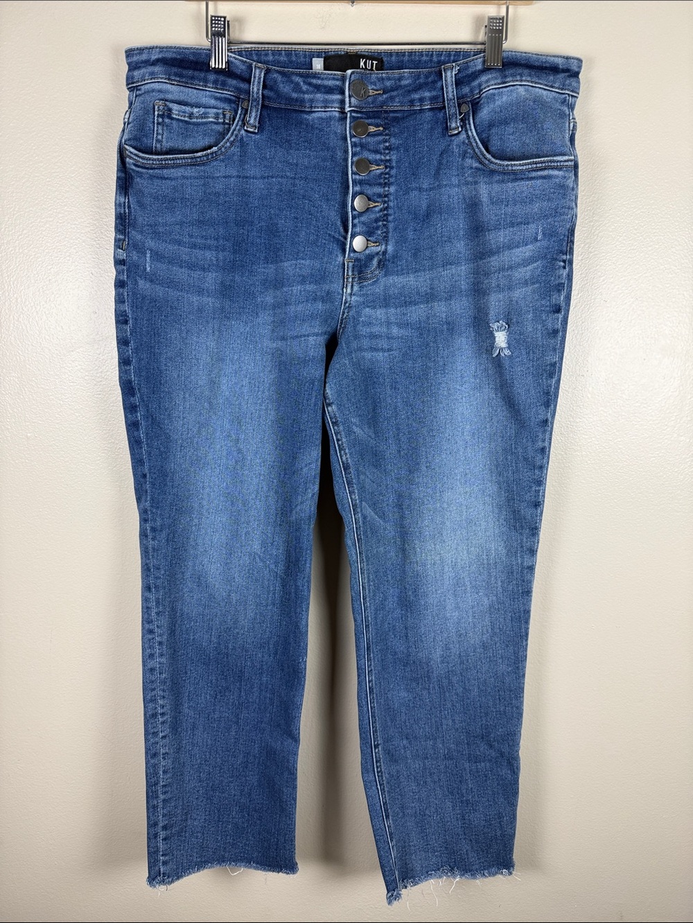 Kut from the Kloth Medium Blue Cropped Button-Fly Jeans. Size 16